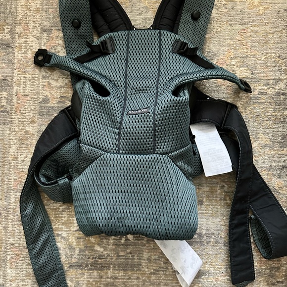 BabyBjorn Carrier - Picture 2 of 2